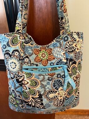 Vera Bradley Bali Blue Floral Quilted Bucket Tote Bag